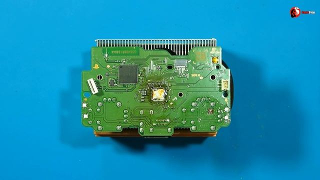 Меняем контроллер питания на геймпаде Dualshock 4 смотреть онлайн