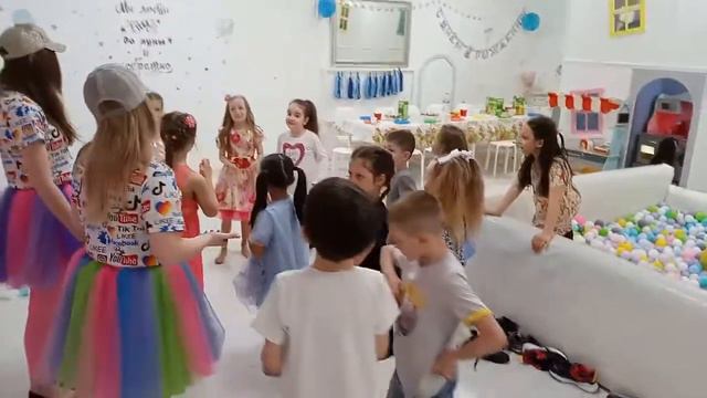 Белоусова Виктория мой день рождения с друзьями в" STAR FAMILY" смотреть онлайн
