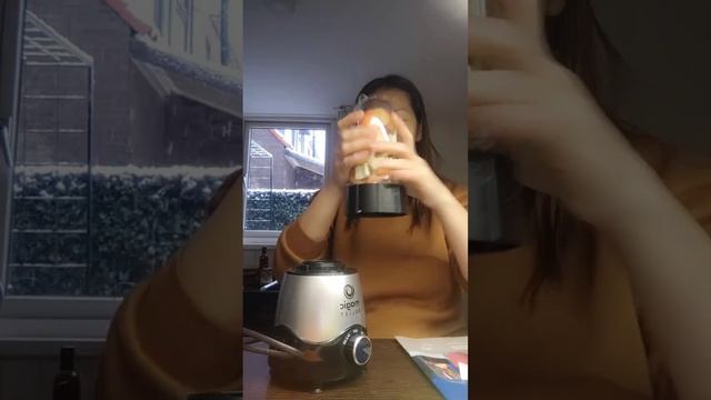 trying my new magic bullet blender смотреть онлайн