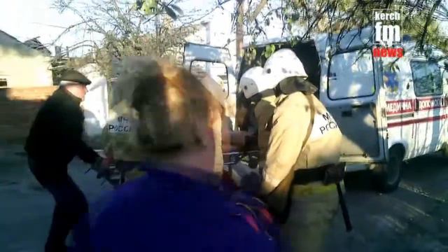 В Керчи МЧС спасли женщину, которая отравилась угарным газом смотреть онлайн