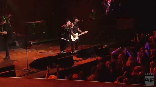 APMAs 2016 Performance: GOOD CHARLOTTE with KELLIN QUINN, ANTHONY RANERI and AWSTEN KNIGHT смотреть онлайн