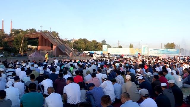 В Шымкенте мусульмане отметили праздник Курбан айт смотреть онлайн