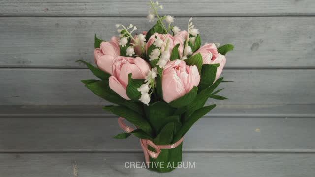 Сладкий букет из бумажных цветов. Тюльпаны из гофрированной бумаги. смотреть онлайн