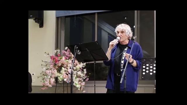יום אחרון - אמוץ בהופעה. מלים: א.שלונסקי, לחן: ש.חנוך ומ.אריאל, פסנתר: דני עמית. פרטים נוספים בתיאו смотреть онлайн