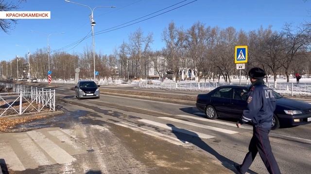 На дорогах Краснокаменска прошла акция «Осторожно, слепой пешеход» смотреть онлайн