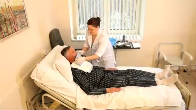 17 ИНСУЛЬТ УХОД ЗА БОЛЬНЫМ. БРИТЬЕ смотреть онлайн