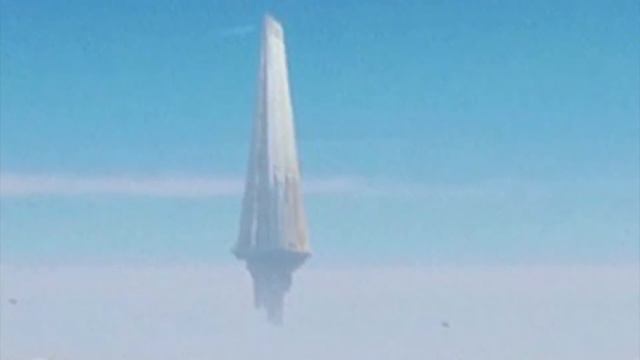 В небе Японии появился странный объект! смотреть онлайн