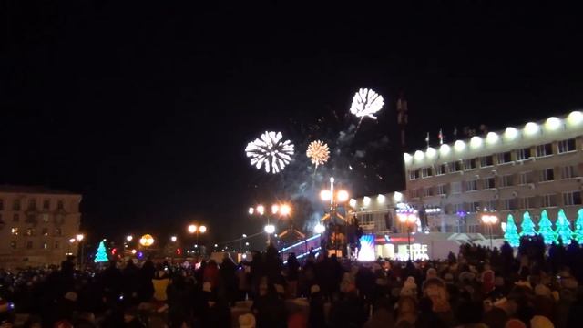 Новый год - 2018. Березники. Советская площадь. Салют 1 января 2018 года смотреть онлайн