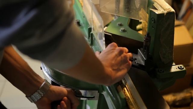 Как наши мастера оформляют работы в багет