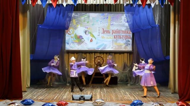 Русский танец - Танцевальный коллектив "Полянка" г. Искитим смотреть онлайн
