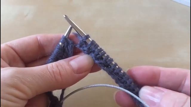 ПО МНОГОЧИСЛЕННЫМ ПРОСЬБАМ! КЛАССИЧЕСКАЯ ШАПКА ИЗ ПУХА НОРКИ. KNITTED HAT смотреть онлайн