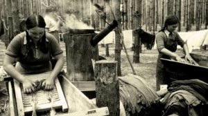 В лесу прифронтовом. Любимые песни. Караоке.