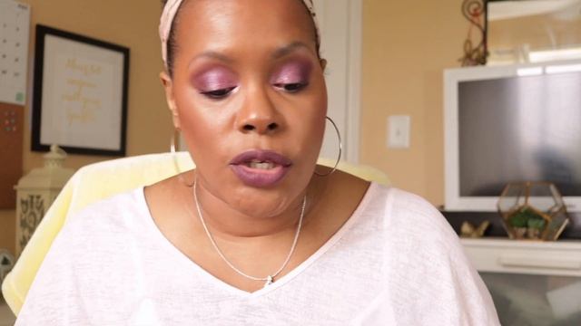 Shopping My Stash! Weekly Makeup Basket смотреть онлайн