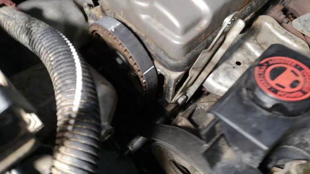 Remplacer la courroie de distribution Peugeot 206 1.1 60cv et autres moteurs TU смотреть онлайн