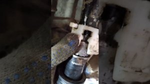 Снятие разъёма горловины бака Ford Mondeo 3 1.8 бензин