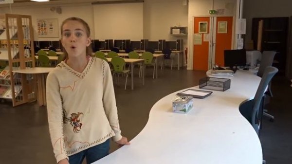 Vlog. Easy Breezy. Экскурсия по французской школе. Библиотека