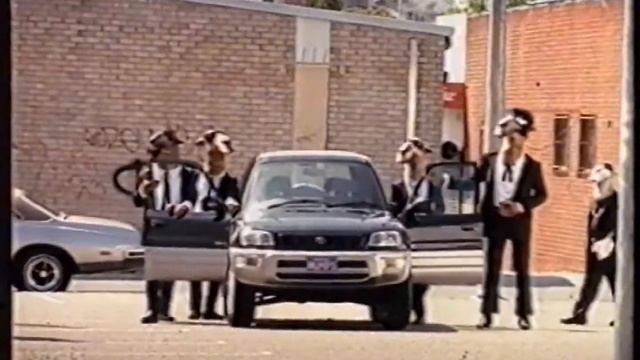 Toyota Rav4 'Camels' - 1999 Australian TV Commercial смотреть онлайн