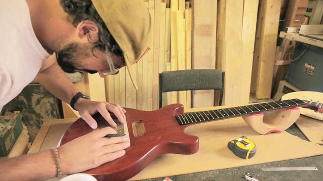Gibson Les Paul Junior DC Build - Part 14 - Final Touches смотреть онлайн