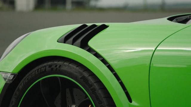 Porsche 911 GT3 RS in Lizard Green Exterior Design смотреть онлайн
