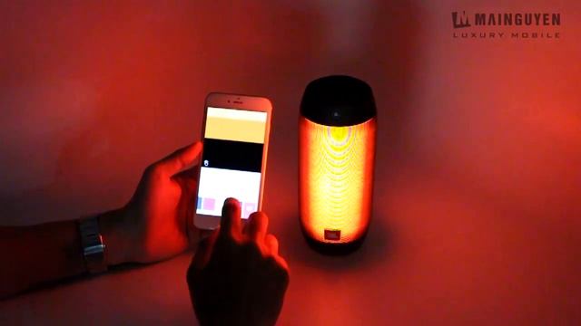 Khui hộp loa di động JBL Pulse 2 - www.mainguyen.vn смотреть онлайн