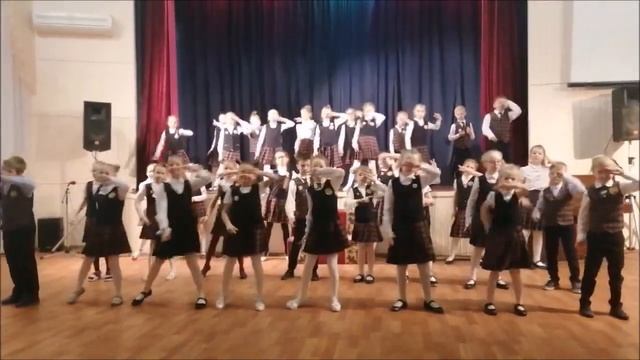 ШХ "Мечтатели", группа "Первоклашки". "В траве сидел кузнечик" смотреть онлайн