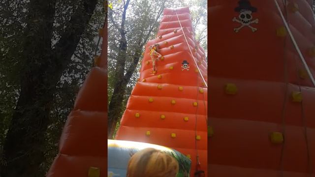 Залазеем на скалу смотреть онлайн