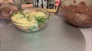 Мясные зразы с сыром и яйцом в духовке