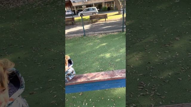 Дима гуляет с утра на детской площадке смотреть онлайн