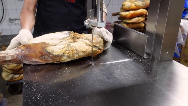 Crafting Chinese Jinhua Ham With A History Over 1,000 Years / 金華火腿製作 - Taiwanese Food