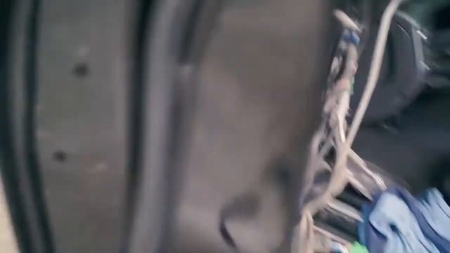 Volvo s60. Что-то гремит в двери. Ремонт двери смотреть онлайн