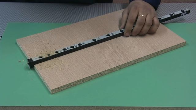 Мебельный кондуктор для сверления отверстий в плоскости под стяжки-евровинты МК-02 смотреть онлайн