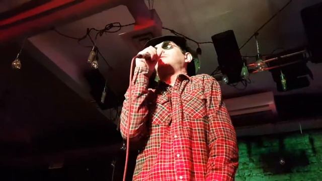 Гио Пика- Фонтанчик с дельфином ♠️ смотреть онлайн