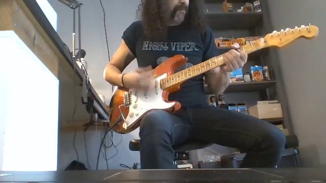 Fender CS Fiesta red over Sunburst смотреть онлайн