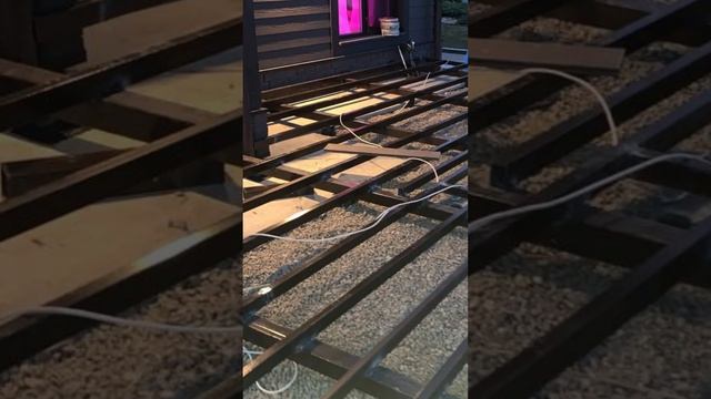 Монтаж террасы через винтовые сваи. ДПК доска.