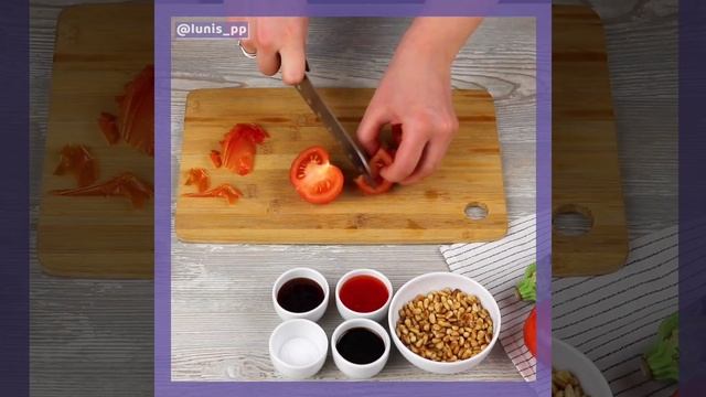 ТЕПЛЫЙ САЛАТ С БАКЛАЖАНАМИ И ПОМИДОРОМ смотреть онлайн