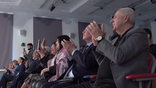В АГУ отпраздновали Навруз смотреть онлайн