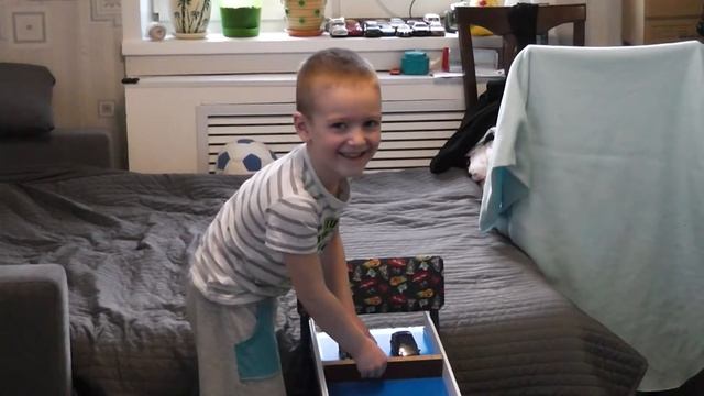 гонки машинок Kinsmart против Welly