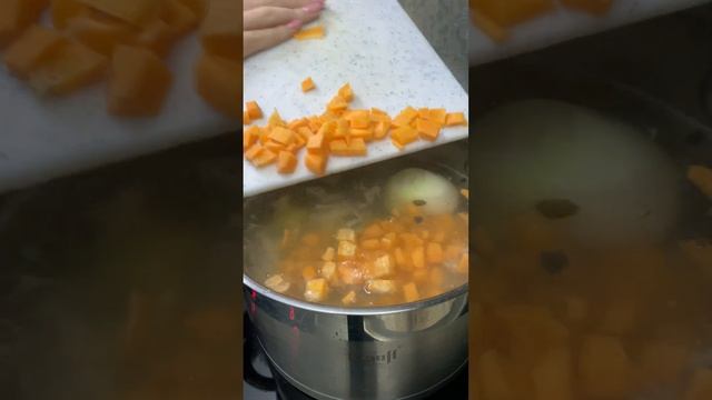 Рецепт сирного супу з плавленим сиром ? ? ?