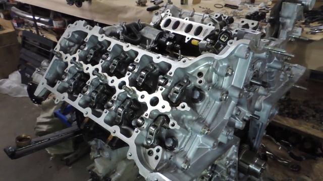 Toyota Land Cruiser 200 (2011) 1VD-FTV (Ремонт ДВС) ч.7 Сборка (ГБЦ и ГРМ) смотреть онлайн