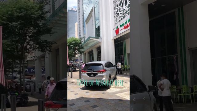 TURN THE WRONG WAY IN MALAYSIA end up to MASJID INDIA смотреть онлайн