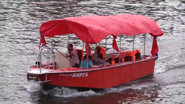 Катер "Вирга" на Москва-реке смотреть онлайн