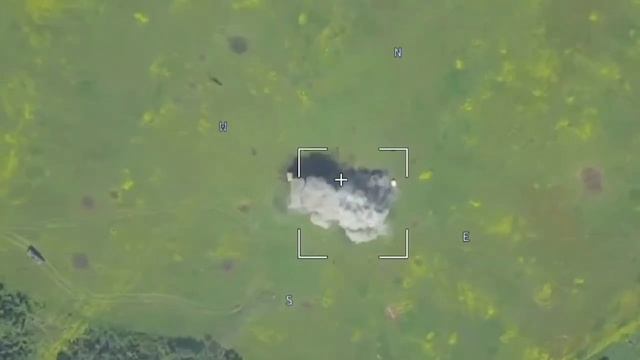 NATO軍、アメリカ製MaxxPro装甲車で戦士を救出中しかし、自身が対戦車地雷に接触状況は一変！#戦車救出 #地雷 #NATO #MaxxPro #迫力満点.mp4 смотреть онлайн
