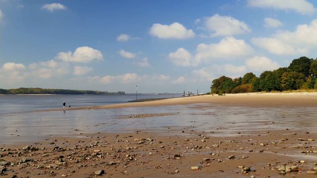 Wedel, Germany: Elbe, Strand, Elbufer (Elbe riverside) - 4K Video Photo смотреть онлайн
