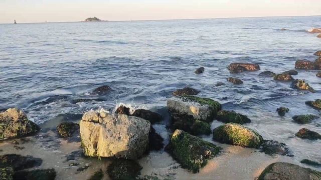 Жёлтое море. Пляж в Сокчо, Корея. Yellow sea. Beach in Sokcho, Korea. смотреть онлайн