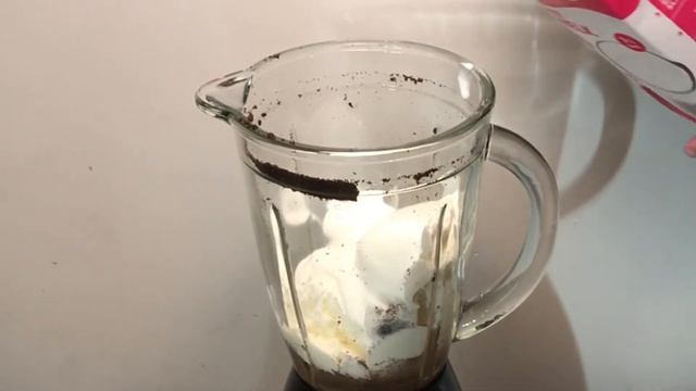 Орео Милкшейк?| Супер быстрый молочный коктейль ? 3 ингредиента в блендер-и готово за 1 минуту! смотреть онлайн