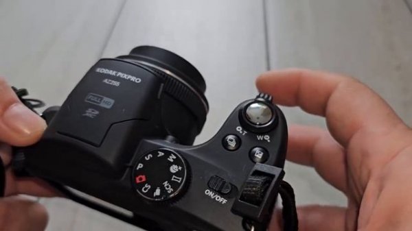 KODAK Pixpro Astro Zoom AZ255, Bridge 16MP  Zoom optique x25 numérique x100  4 piles AA incluses