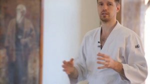 Айкидо. Как делать:  вход в шомэн учи. (икке-ундо)