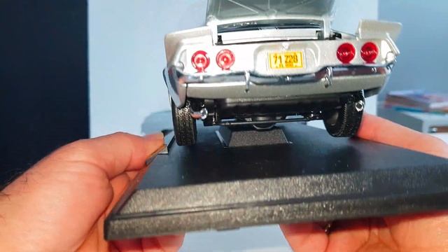 CHEVROLET CAMARO 1971 METALIC SILVER MAISTO 1/18 смотреть онлайн