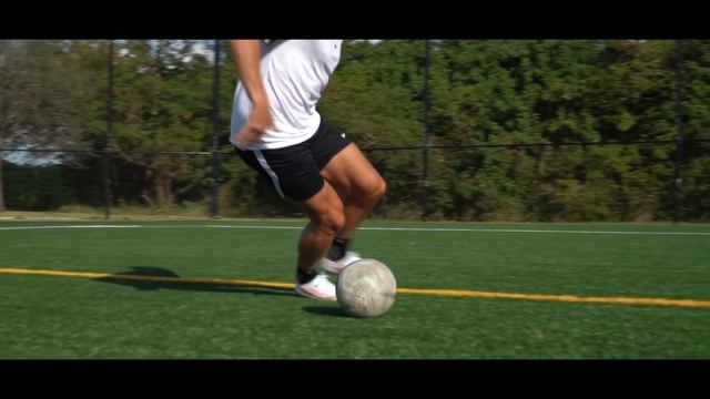 5 tips to MASTER the body feint | Learn football skills смотреть онлайн