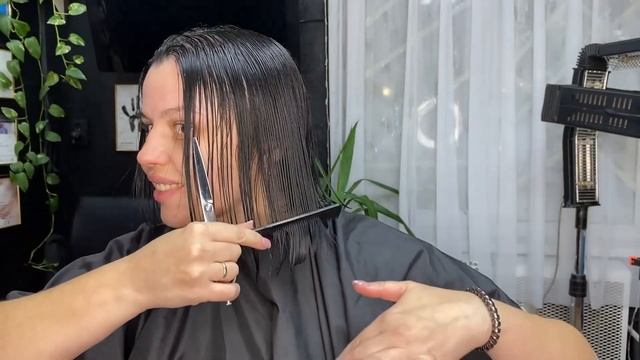 Стрижка каре боб своими руками. Показываю на себе ✂ смотреть онлайн
